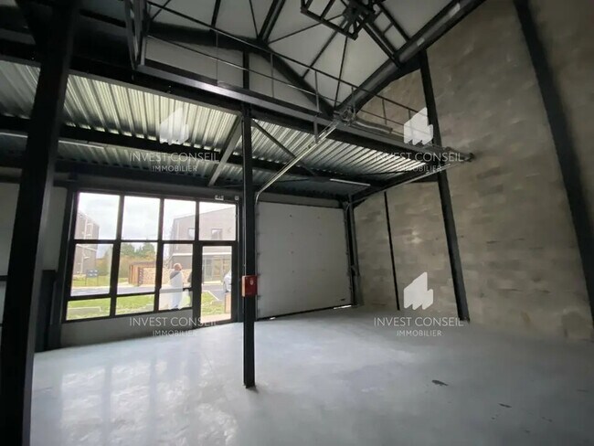 Plus de détails pour Local d'activités à louer