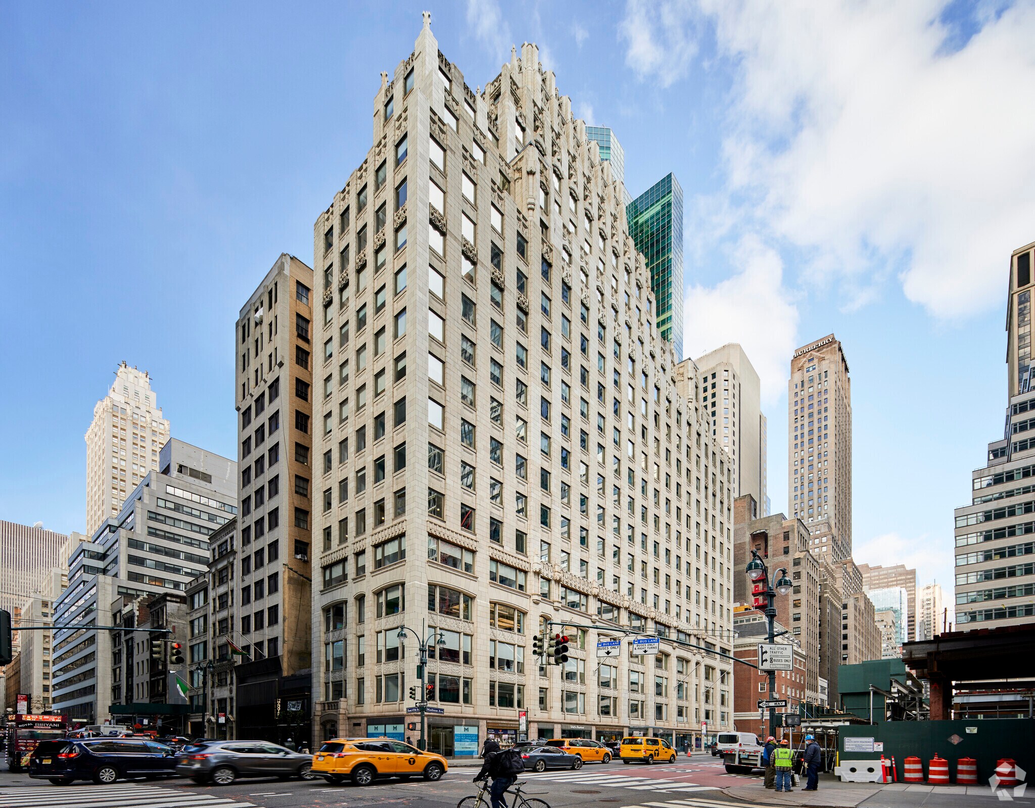 400 Madison Ave, New York, NY à louer Photo principale– Image 1 sur 8