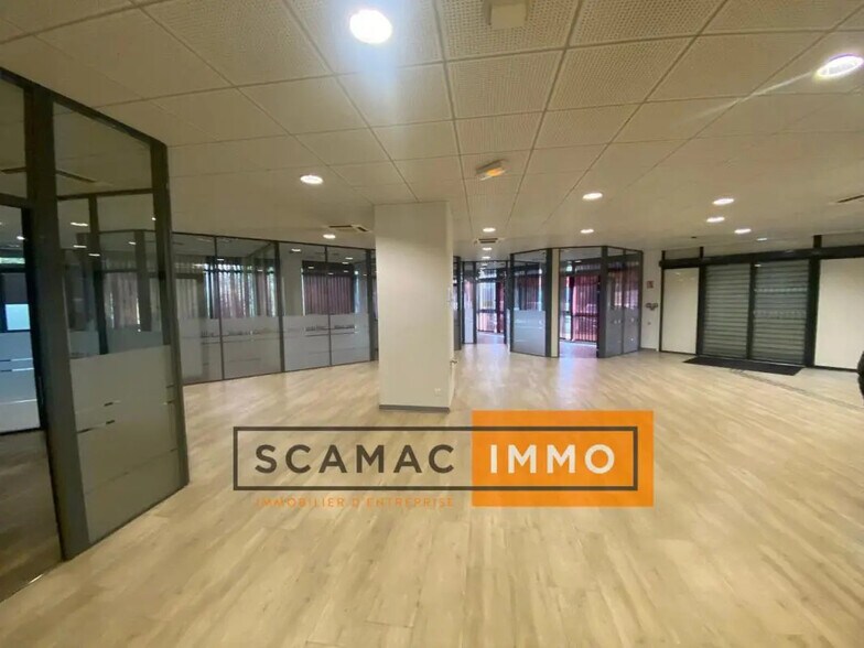 Local commercial dans Aubagne à louer - Photo de l’immeuble – Image 3 sur 4