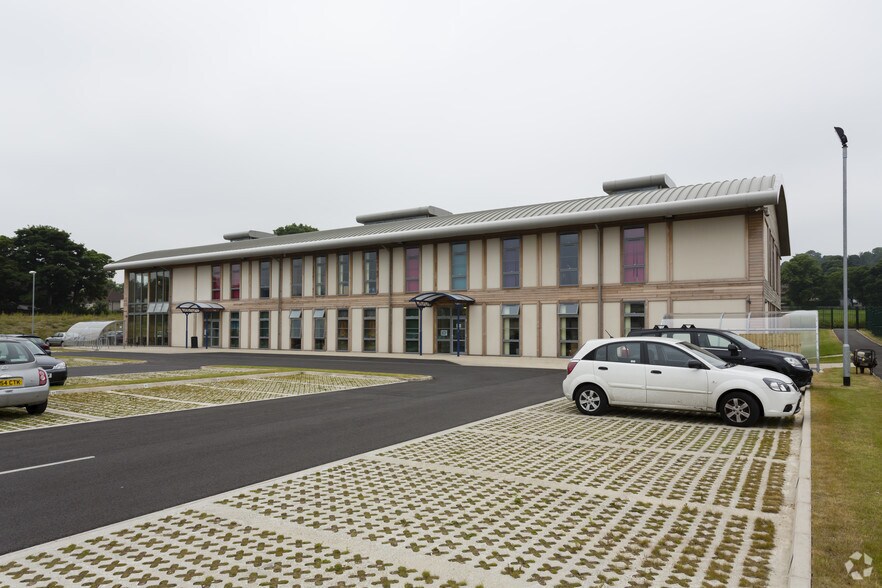 Newlands Way, Bradford à louer - Photo de l’immeuble – Image 3 sur 3