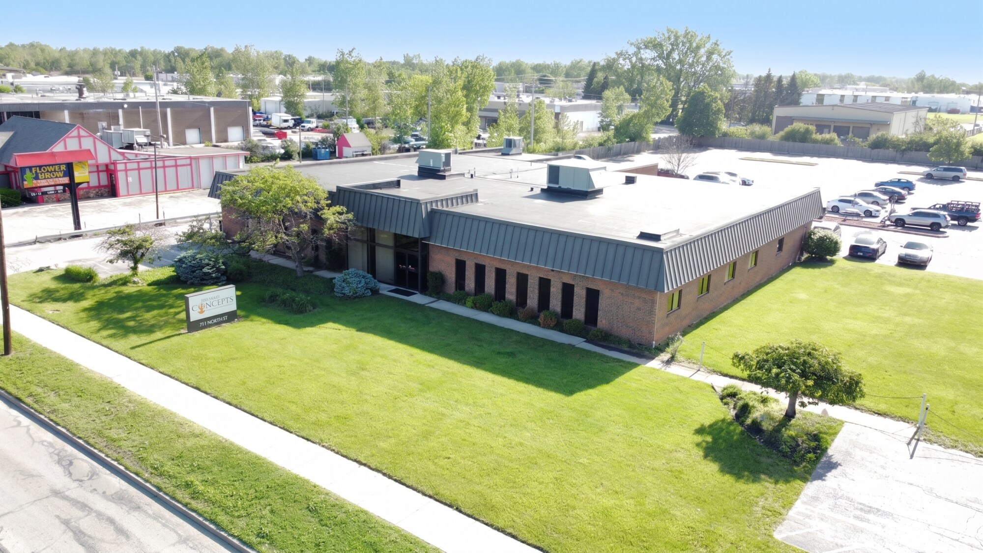 111 S Byrne Rd, Toledo, OH à vendre Photo de l’immeuble– Image 1 sur 5