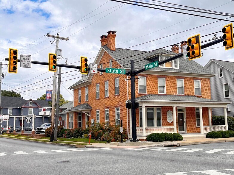 2011 State St, East Petersburg, PA à louer - Photo principale – Image 1 sur 17