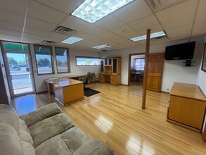 400 E St Elmo Rd, Austin, TX à louer Photo intérieure– Image 2 sur 11