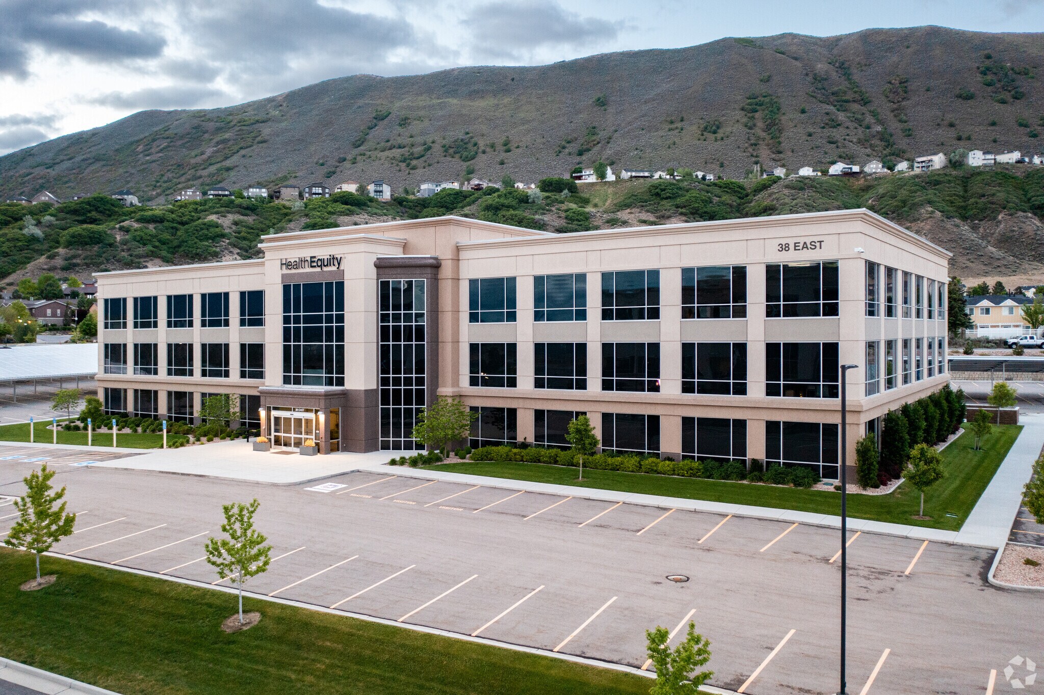38 E Scenic Pointe Dr, Draper, UT à louer Photo principale– Image 1 sur 5