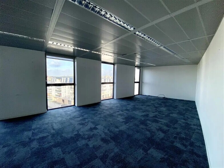 Bureau dans Rueil-Malmaison à vendre - Photo de l’immeuble – Image 3 sur 7