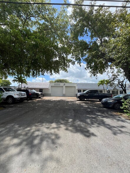 1052-1090 NW 53rd St, Fort Lauderdale, FL à louer - Photo de l’immeuble – Image 2 sur 8