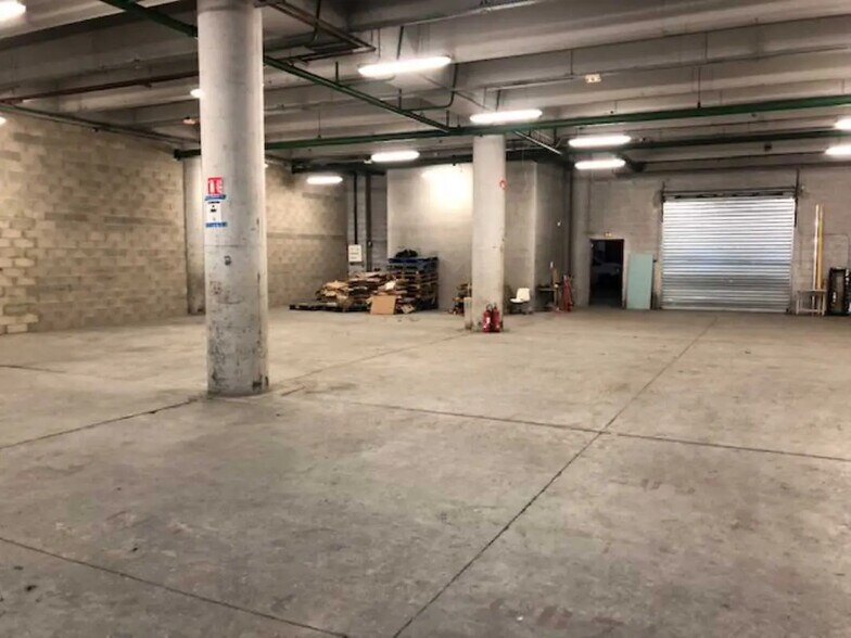 Local d’activités dans Bagnolet à louer - Photo de l’immeuble – Image 2 sur 4