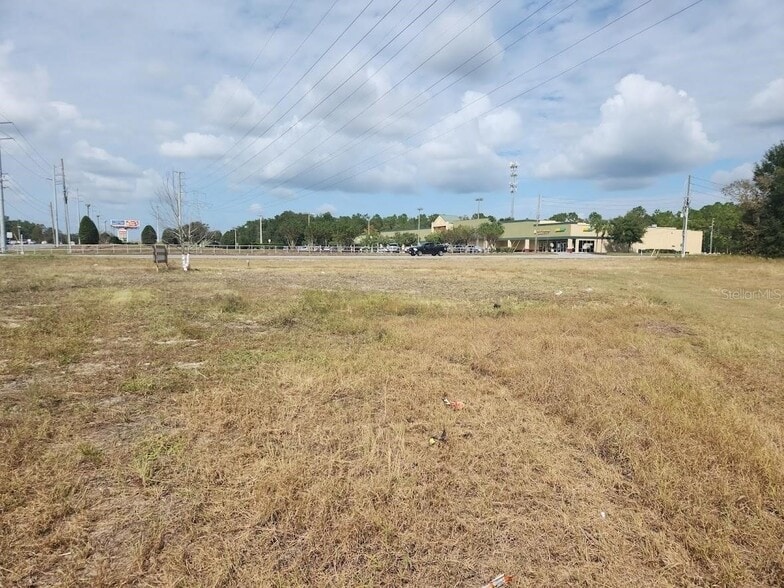 7013 SE Maricamp Rd, Ocala, FL à vendre - Photo de l’immeuble – Image 3 sur 11
