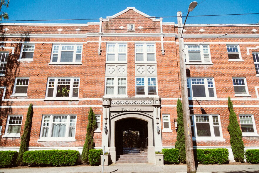 615 Bellevue Ave E, Seattle, WA à vendre - Photo de l’immeuble – Image 2 sur 9