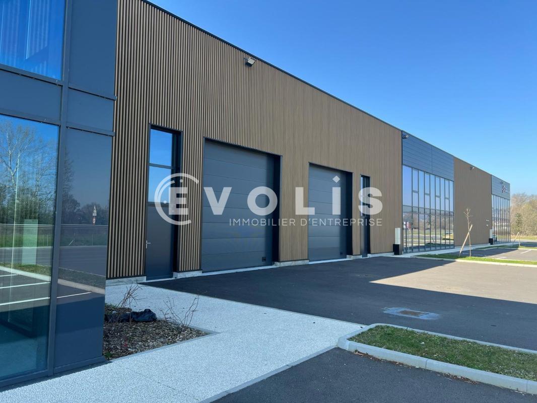317 Rue Du Vauzel, Ambérieux à louer Photo de l’immeuble– Image 1 sur 15