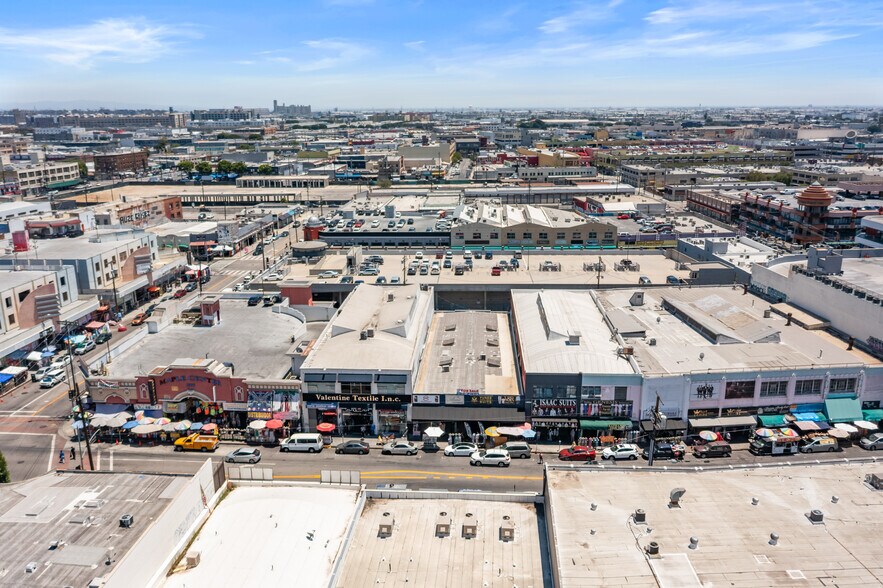 1020 Maple Ave, Los Angeles, CA à vendre - Photo de l’immeuble – Image 3 sur 5