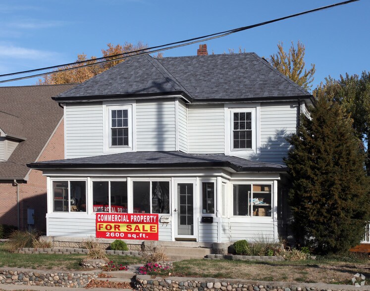 100 E Main St, Greenwood, IN à vendre - Photo de l’immeuble – Image 2 sur 2