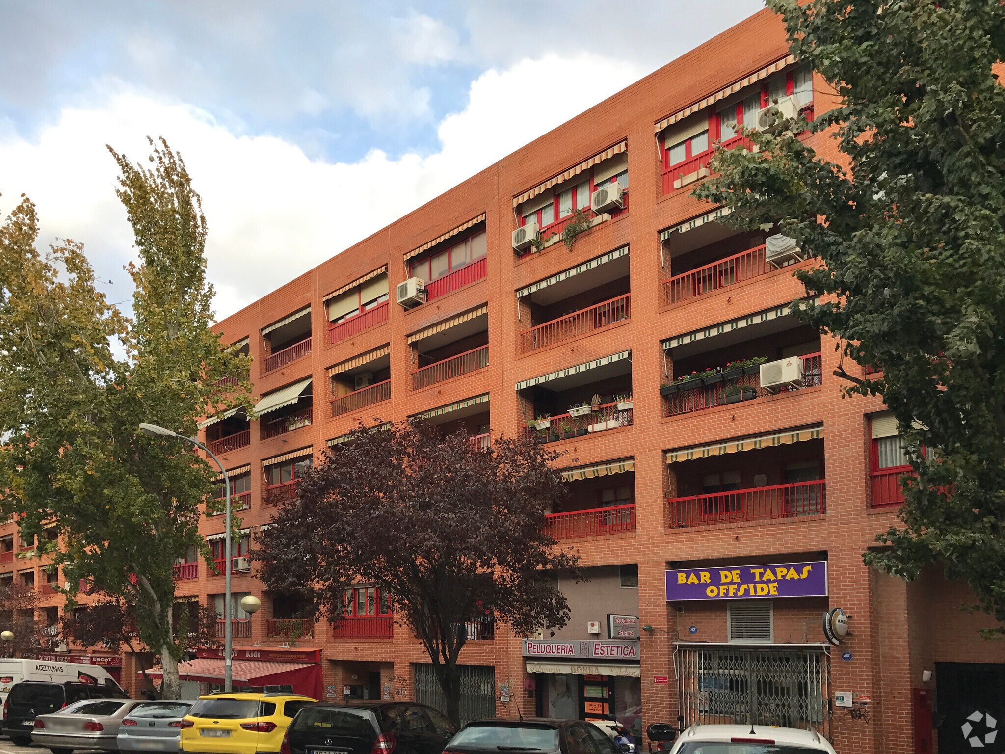 Local commercial dans Coslada, Madrid à louer Photo principale– Image 1 sur 2