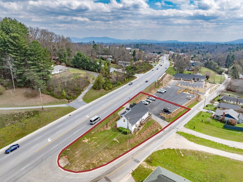 396 New Leicester Hwy, Asheville, NC à vendre - Photo de l’immeuble – Image 2 sur 20