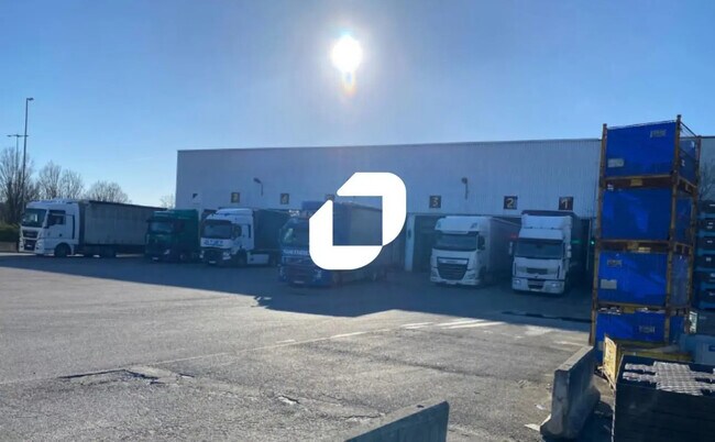 Plus de détails pour Industriel/Logistique à louer
