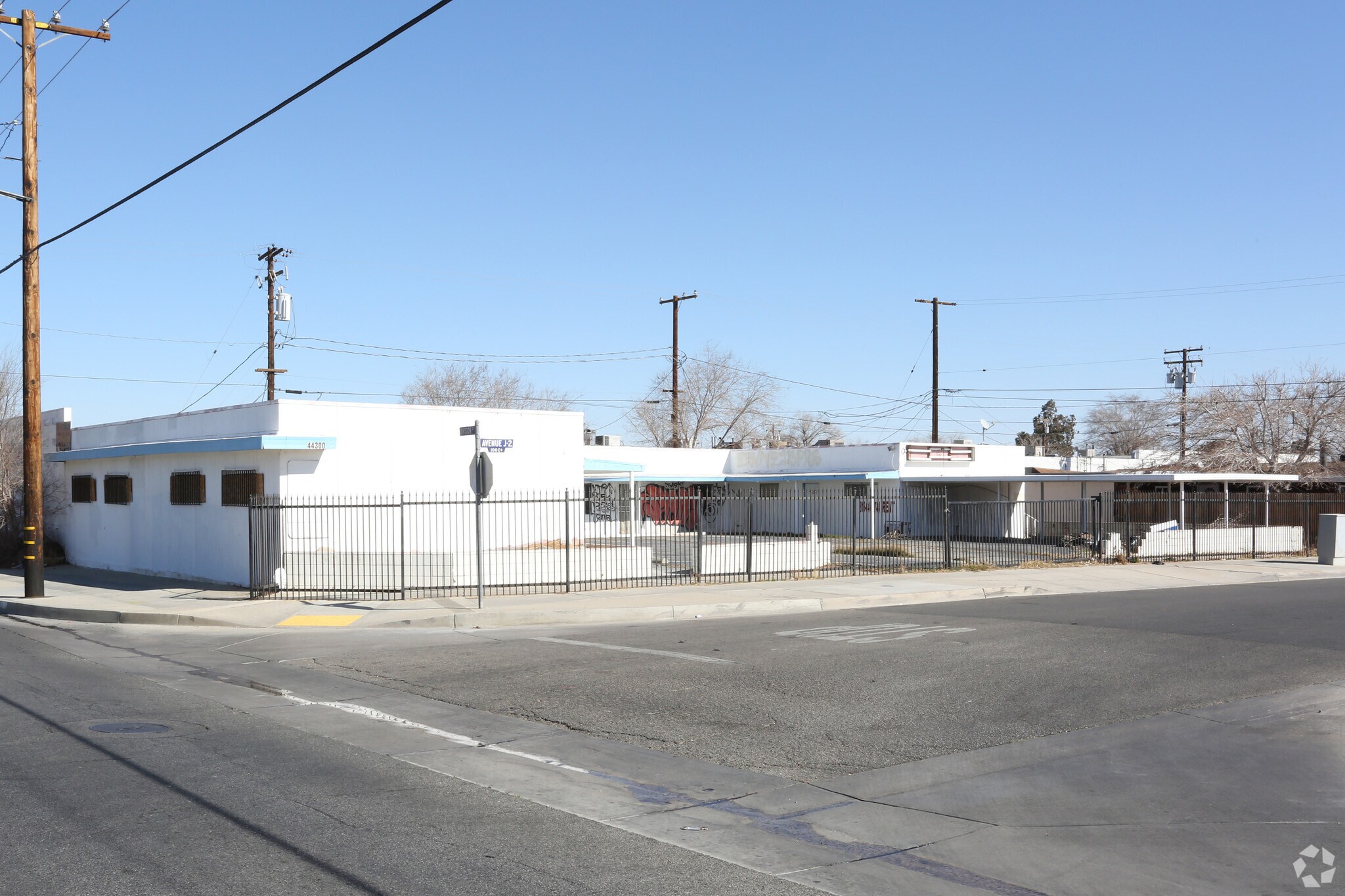 44300 Division St, Lancaster, CA à vendre Photo principale– Image 1 sur 29