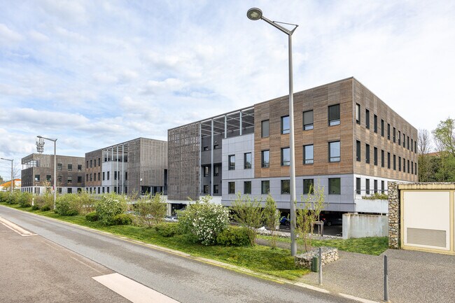 Plus de détails pour 314 C Allée Des Noisetiers, Limonest - Bureau à vendre