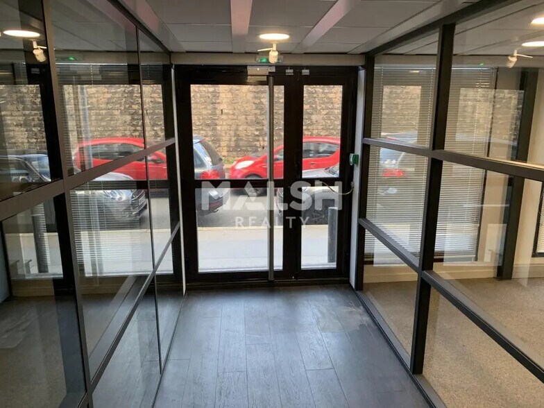 Local commercial dans Lyon à louer - Photo de l’immeuble – Image 3 sur 14
