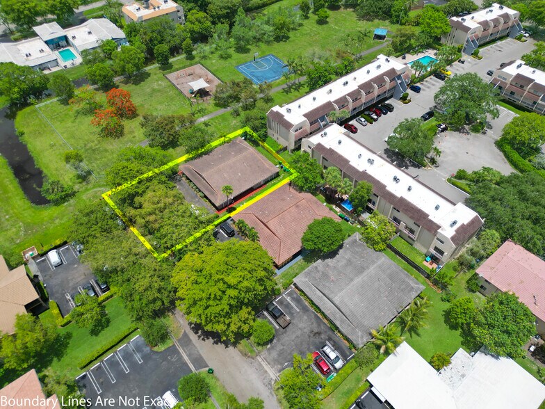 3775 NW 116th Ter, Coral Springs, FL à vendre - Photo de l’immeuble – Image 1 sur 58