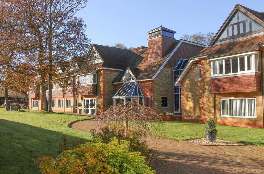 Shackleford Rd, Elstead à louer - Photo de l’immeuble – Image 1 sur 8