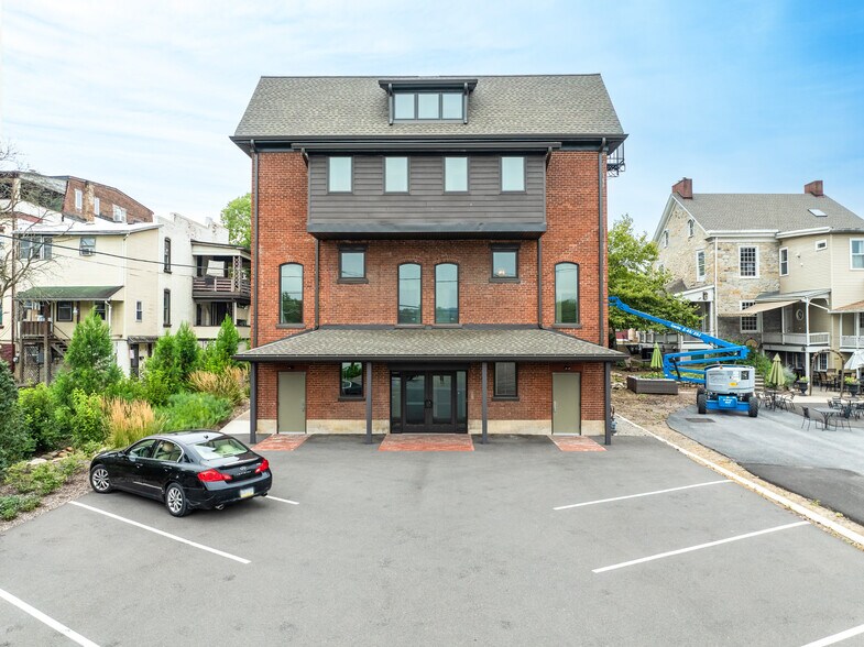 111-113 N Market St, Selinsgrove, PA à louer - Photo de l’immeuble – Image 3 sur 11