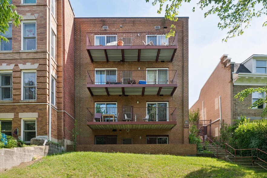 1700 Irving St NW, Washington, DC à vendre - Photo de l’immeuble – Image 2 sur 16