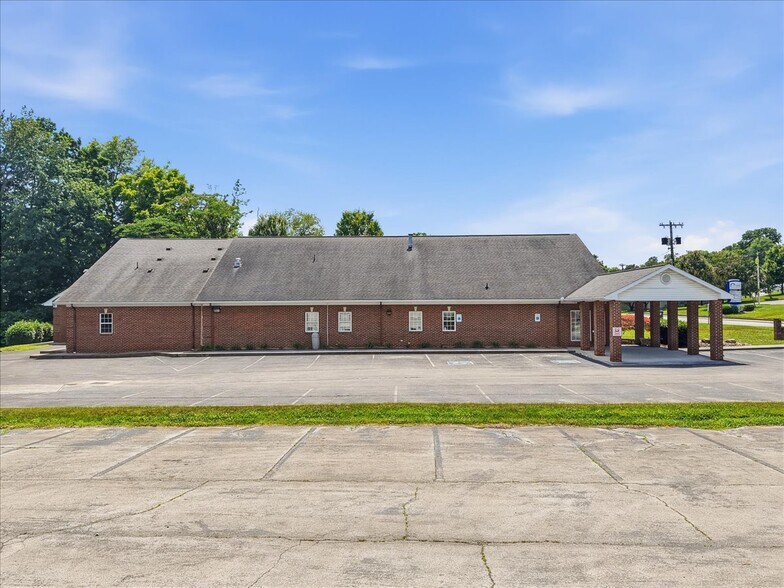 901 W 4th North St, Morristown, TN à vendre - Photo de l’immeuble – Image 3 sur 8