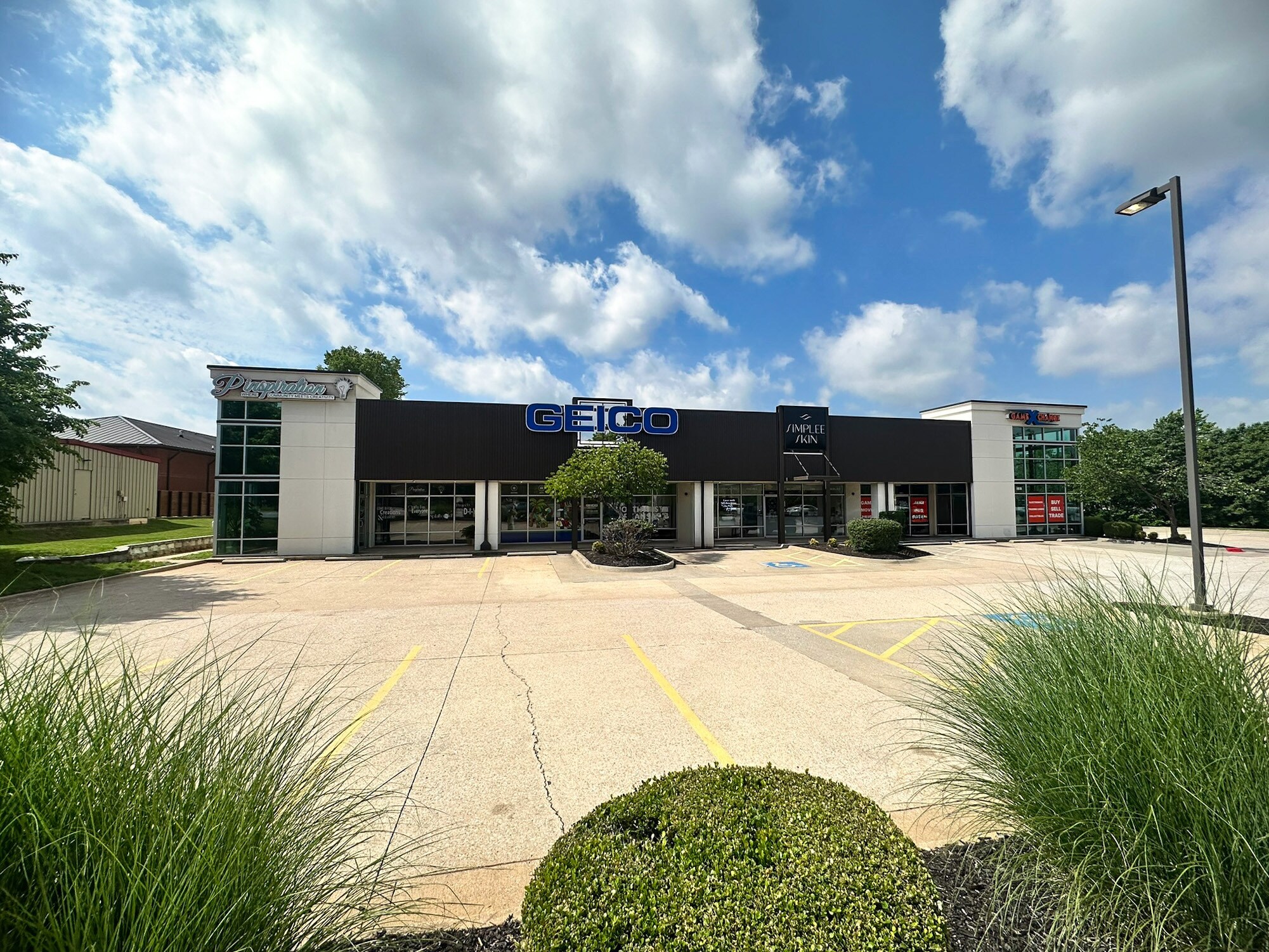 1706 SE Walton Blvd, Bentonville, AR à louer Photo de l’immeuble– Image 1 sur 4