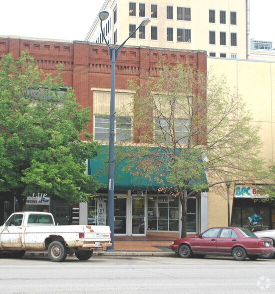 927 S Kansas Ave, Topeka, KS à vendre - Photo de l’immeuble – Image 3 sur 3