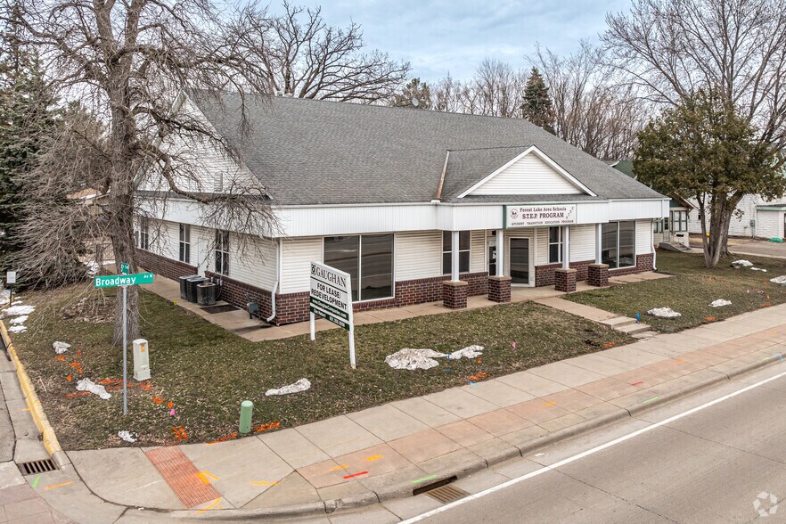 467 W Broadway Ave, Forest Lake, MN à louer - Photo de l’immeuble – Image 2 sur 7
