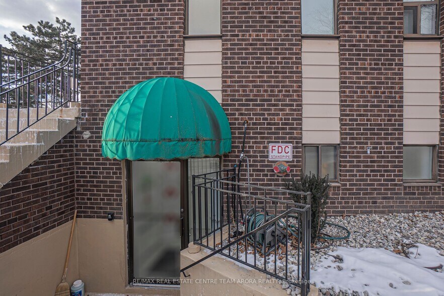 3173 Erindale Station Rd, Mississauga, ON à vendre - Photo de l’immeuble – Image 2 sur 33
