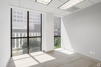 835 Wilshire Blvd, Los Angeles, CA à louer Photo intérieure– Image 1 sur 5