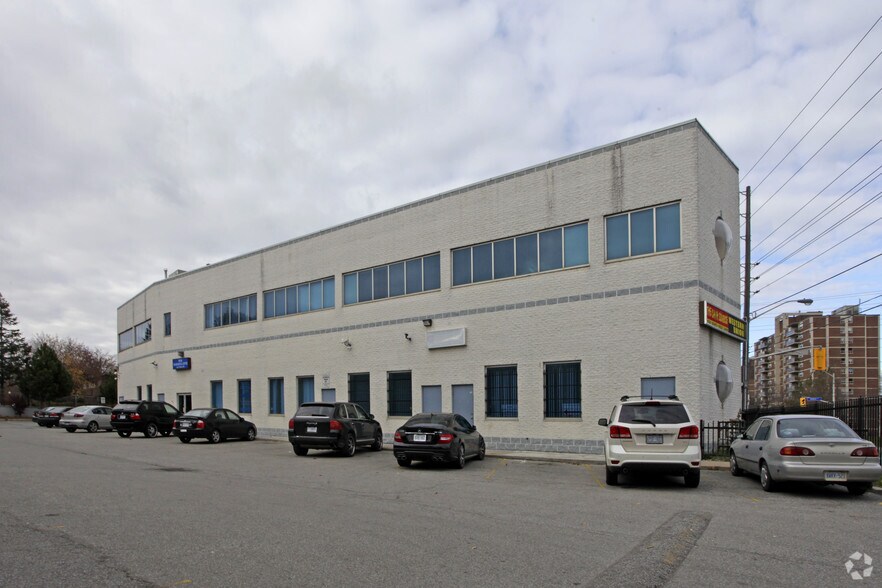 1625 Albion Rd, Toronto, ON à louer - Photo de l’immeuble – Image 2 sur 2