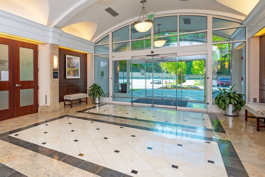 2800 Quarry Lake Dr, Baltimore, MD à louer - Hall d’entrée – Image 2 sur 13