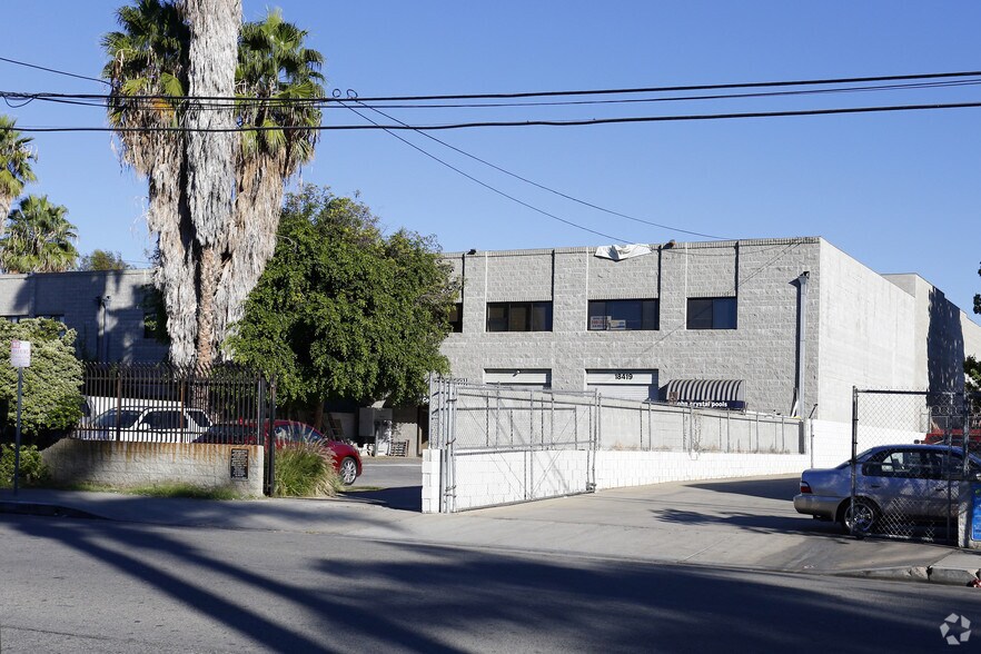 18419 Napa St, Northridge, CA à vendre - Photo de l’immeuble – Image 3 sur 4