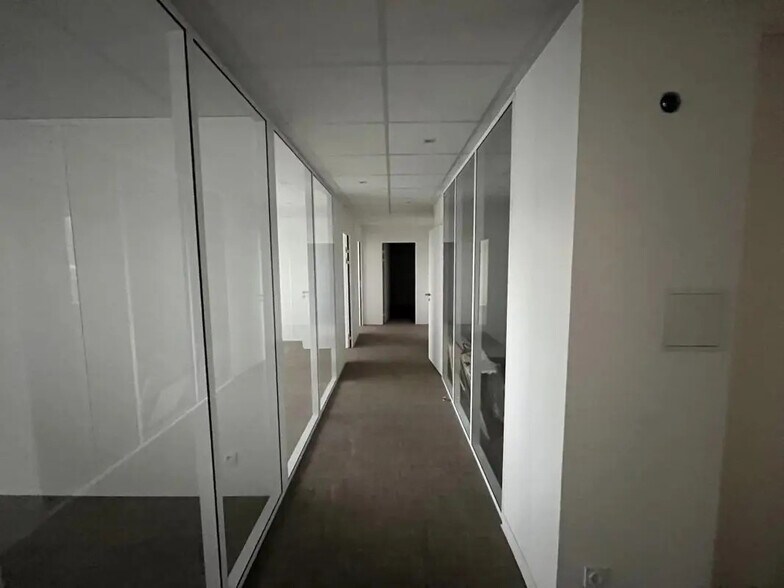 Bureau dans Nice à louer - Photo de l’immeuble – Image 3 sur 9