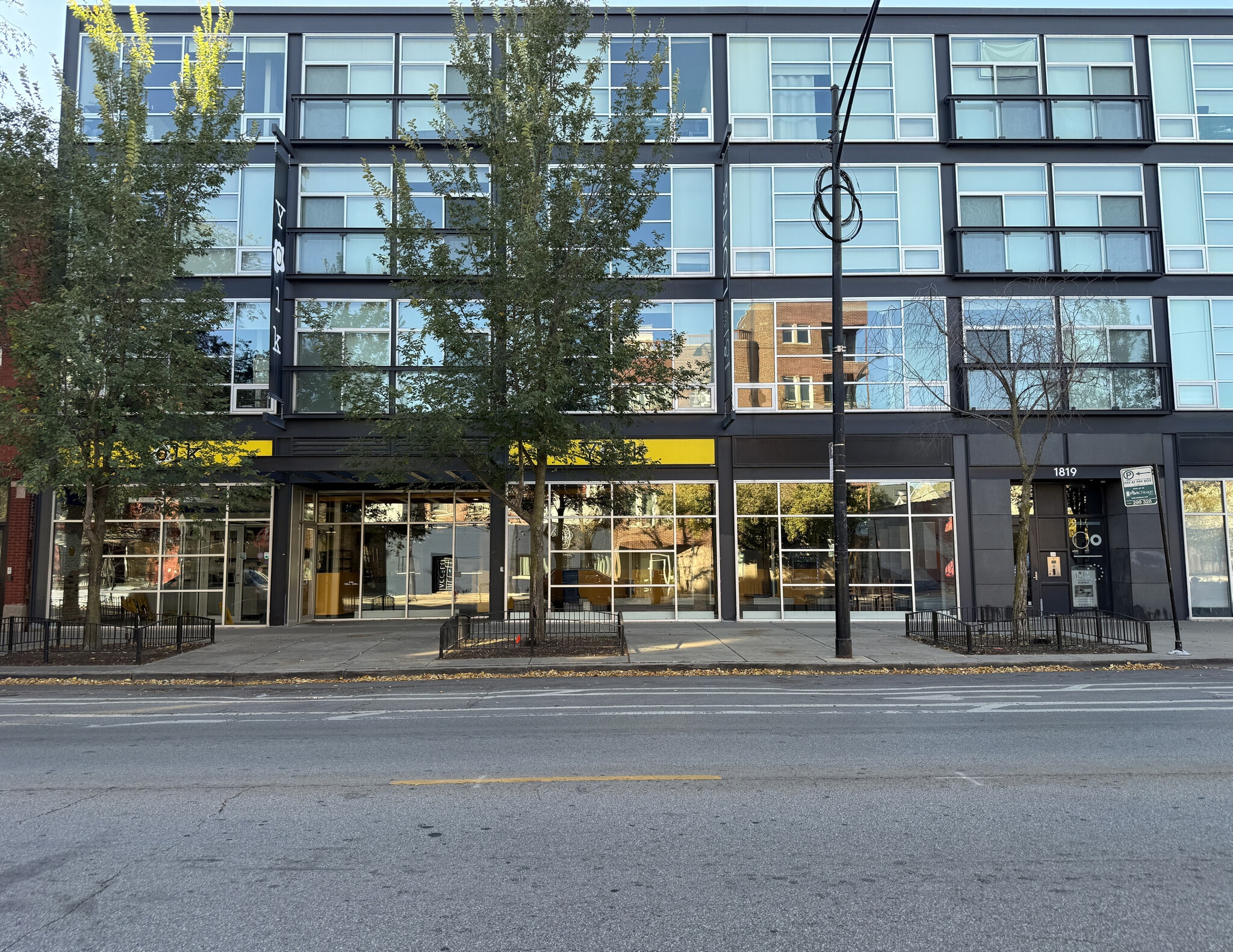 1819 W Division St, Chicago, IL à louer Photo de l’immeuble– Image 1 sur 5