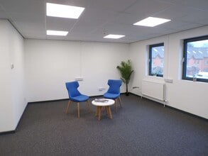 Centre Ct, Pontypridd à louer Photo intérieure– Image 2 sur 6