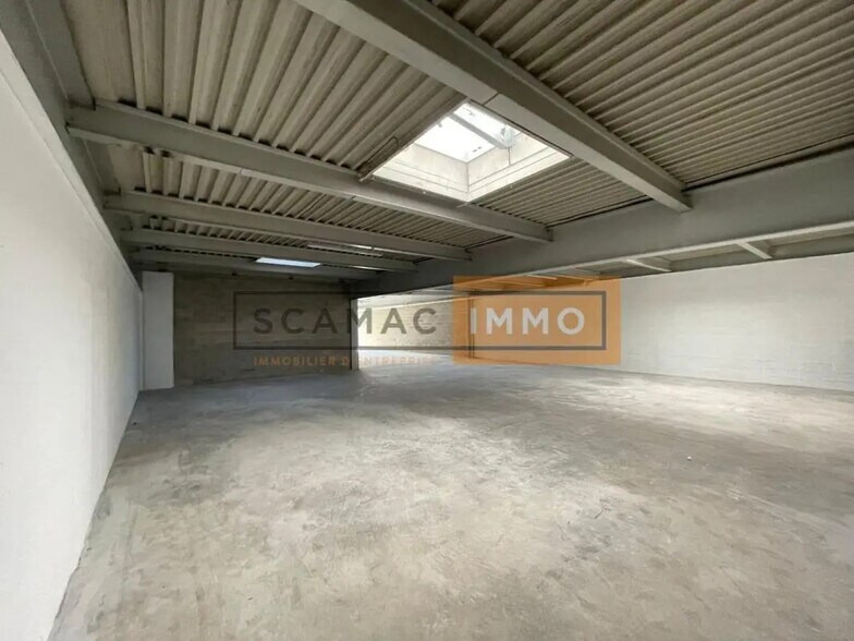 Industriel/Logistique dans Neuilly-Plaisance à louer - Photo de l’immeuble – Image 3 sur 12