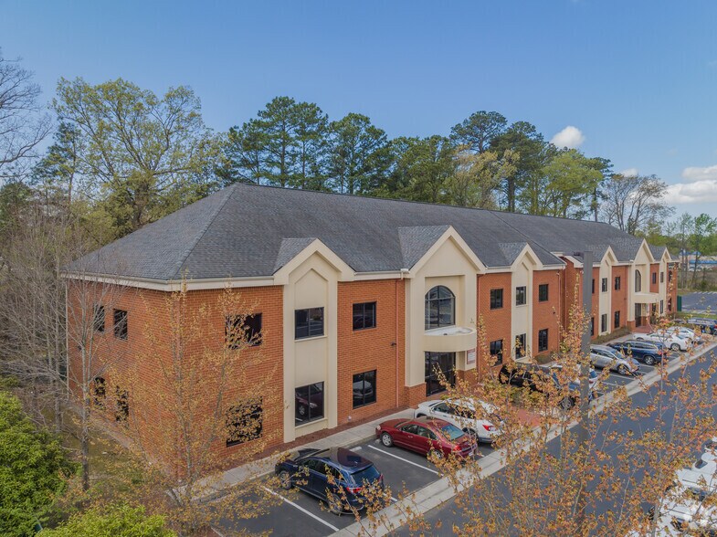 11717 Jefferson Ave, Newport News, VA à vendre - Photo de l’immeuble – Image 2 sur 5