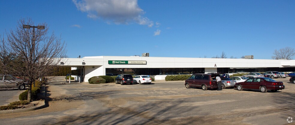 140 Adams Ave, Hauppauge, NY à vendre - Photo de l’immeuble – Image 3 sur 16