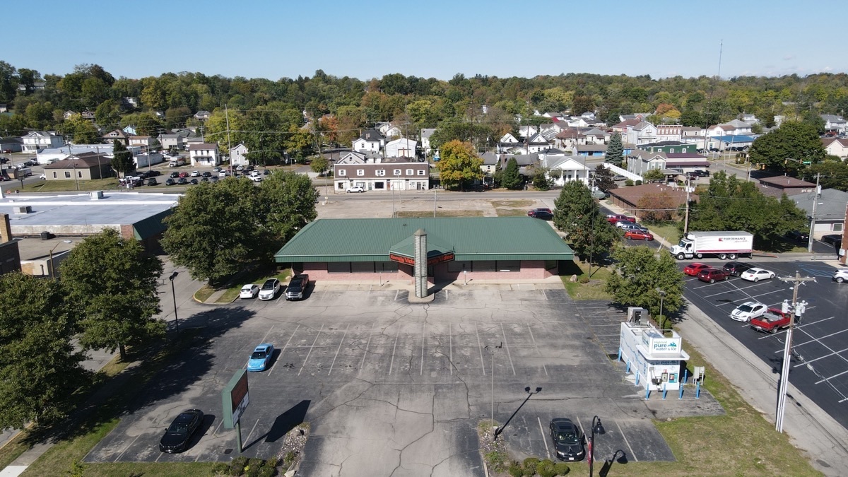 711 N Central Ave, Connersville, IN à vendre Photo de l’immeuble– Image 1 sur 6