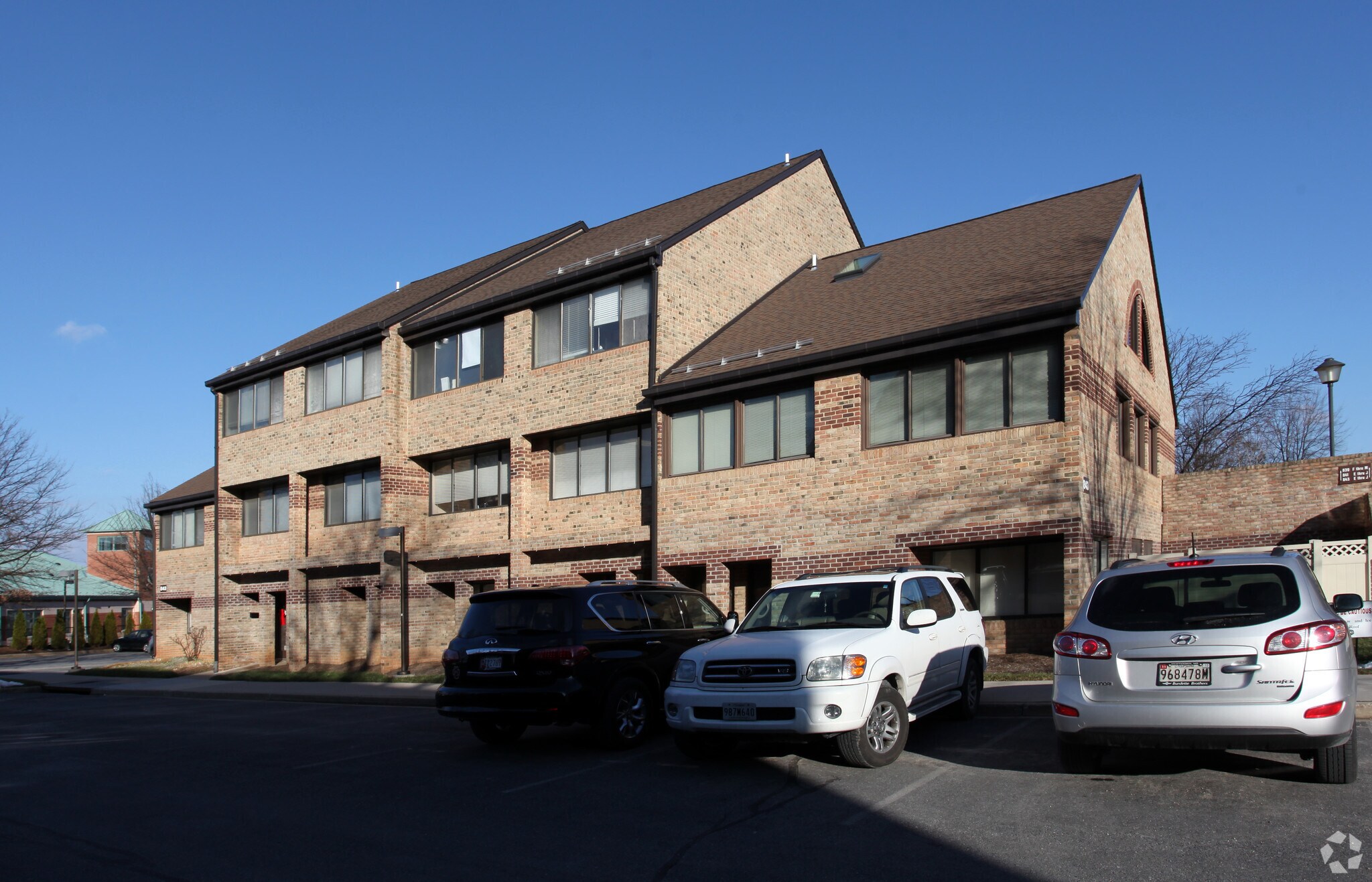 843 Quince Orchard Blvd, Gaithersburg, MD à vendre Photo principale– Image 1 sur 10