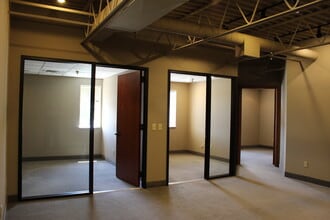 1500-1548 Cliff Rd E, Burnsville, MN à louer Photo de l’immeuble– Image 2 sur 4