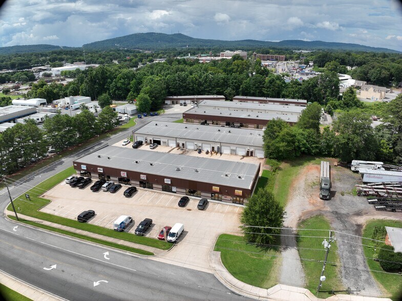 105 Enterprise Dr, Cumming, GA à louer – Image 2 sur 40
