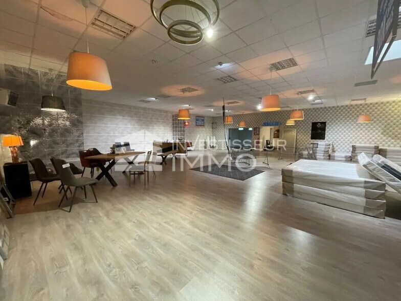 Local commercial dans Coulommiers à vendre - Photo intérieure – Image 2 sur 5