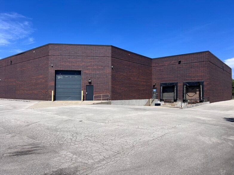 600 Heathrow Dr, Lincolnshire, IL à louer - Photo de l’immeuble – Image 3 sur 9