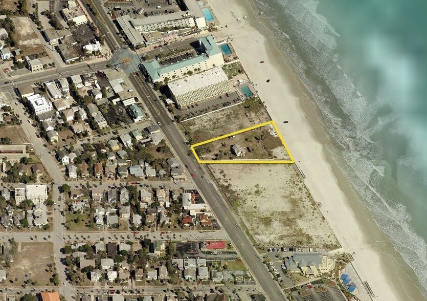 345 S Atlantic Ave, Daytona Beach, FL à vendre - Photo de l’immeuble – Image 1 sur 2