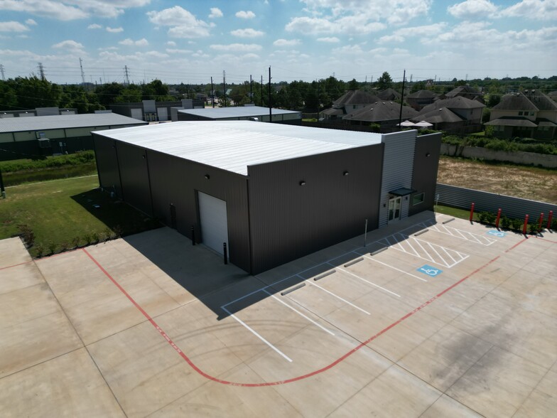 17107 South Dr, Cypress, TX à louer - Photo de l’immeuble – Image 1 sur 5
