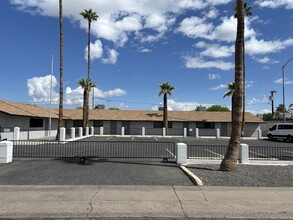 3526 W Polk St, Phoenix, AZ à louer Photo de l’immeuble– Image 2 sur 11